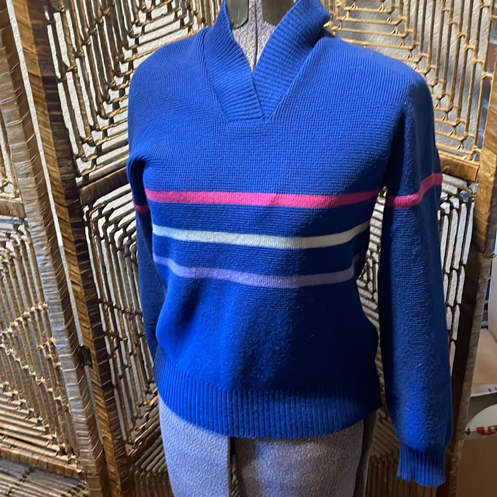 Cute mod sweater